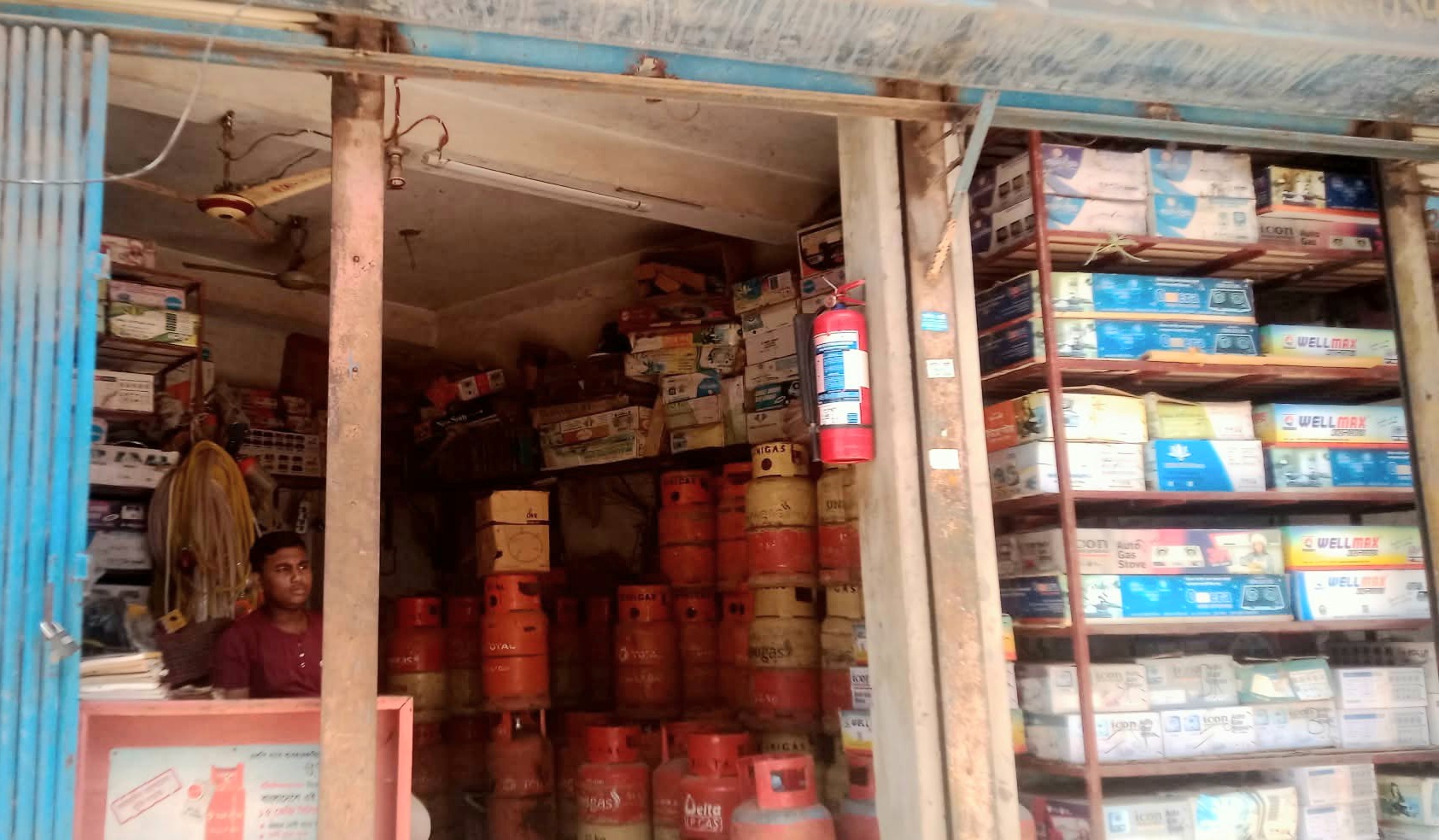 রামগঞ্জে শিক্ষাপ্রতিষ্ঠানের পাশে ও আবাসিক ভবনে গ্যাস সিলিন্ডারের গোডাউন দূর্ঘটনার শঙ্কা