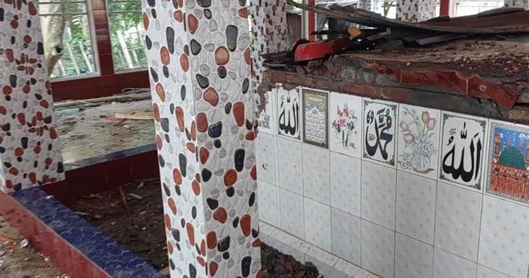 মাইকে ঘোষণা দিয়ে চার মাজারে হামলার ঘটনায় ২২০০ জনের বিরুদ্ধে মামলা