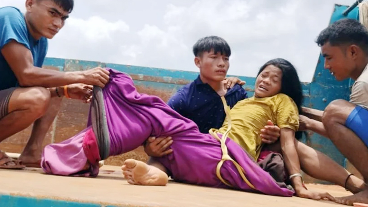 বান্দরবানের নাইক্ষ্যংছড়ি সীমান্তে মাইন বিস্ফোরণে তরুণীর পা বিচ্ছিন্ন