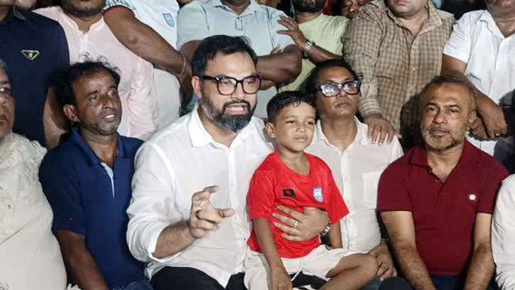 চাঁদপুরের ক্ষুদে মেসি সোহানের দায়িত্ব নিলেন তারেক রহমান