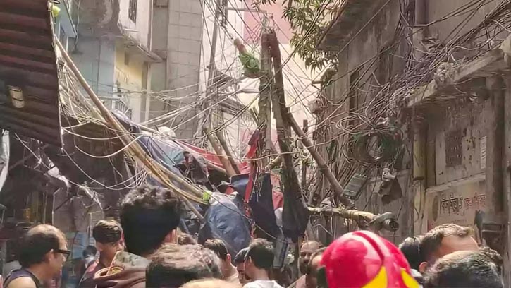 পুরান ঢাকায় ভূমিকম্পে ৩ জনের মৃত্যু