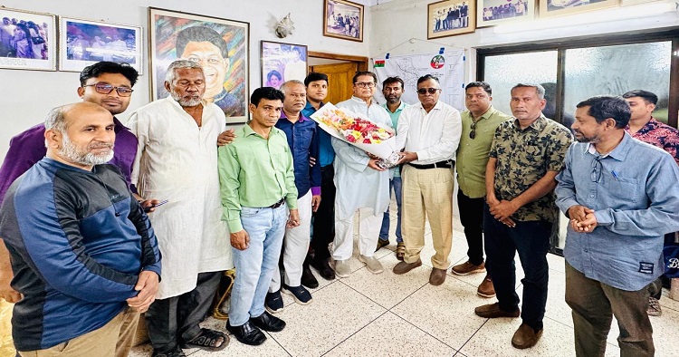 সংসদ সদস্য লবীর সাথে খুলনার উন্নয়ন নিয়ে সাংবাদিকদের মতবিনিময় 