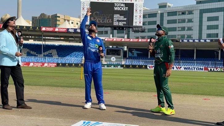 টস জিতে ব্যাটিংয়ের সিদ্ধান্ত নিল বাংলাদেশ, একাদশে কে কে?