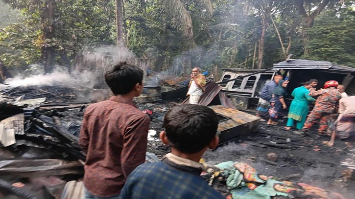 রামগঞ্জে আগুনে পুড়ে চার মাসের শিশুর মৃত্যু
