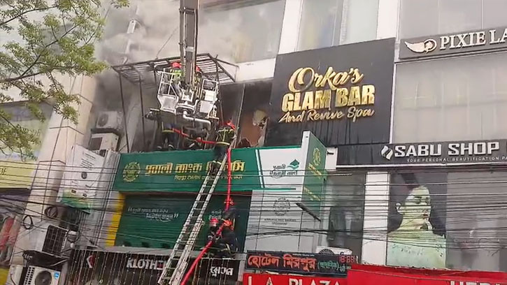 নিয়ন্ত্রণে মিরপুরের আগুন: ২৩ জন উদ্ধার, আহত ১