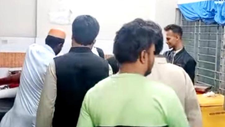 চুয়াডাঙ্গায় যুবদল নেতাকে কুপিয়েছে আ.লীগের কর্মীরা