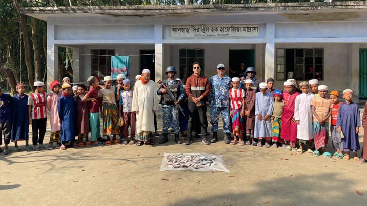 রায়পুরে প্রশাসনের অভিযানে কারেন্ট জাল ও জাটকা ইলিশ জব্দ