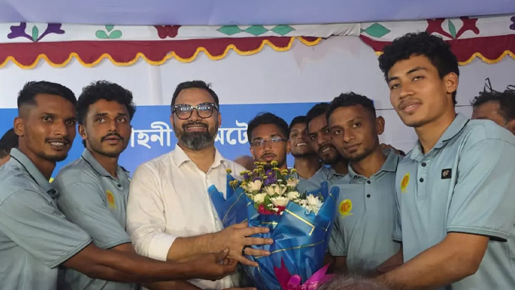 ক্লাব টিকলে খেলোয়াড়ও টিকবে: ক্রীড়া প্রতিমন্ত্রী