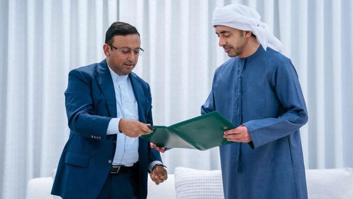 তারেক রহমানের বার্তা গ্রহণ করলেন আমিরাতের উপ-প্রধানমন্ত্রী ও পররাষ্ট্রমন্ত্রী