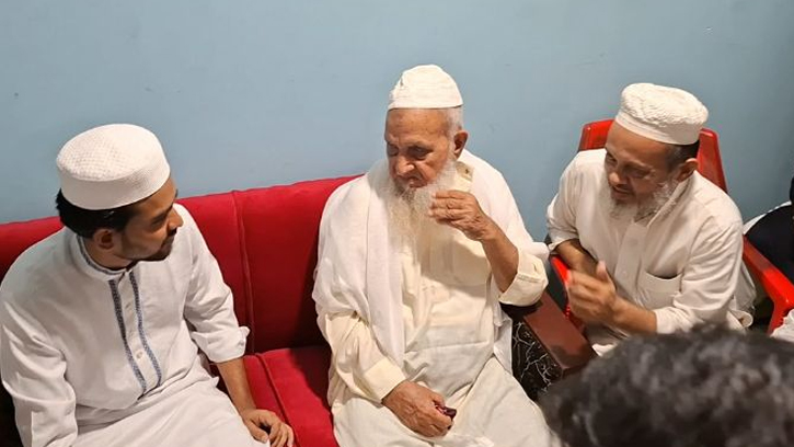 চট্টগ্রামে হেফাজত নেতার সঙ্গে আসিফ মাহমুদের সাক্ষাৎ