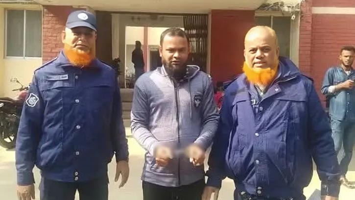 গ্রেফতার হয়েই সেলফি পোস্ট, যুবলীগ নেতার ফেসবুক স্ট্যাটাসে চাঞ্চল্য