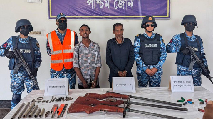অস্ত্র-গুলিসহ ডাকাত আসাবুর বাহিনীর দুই সদস্য আটক