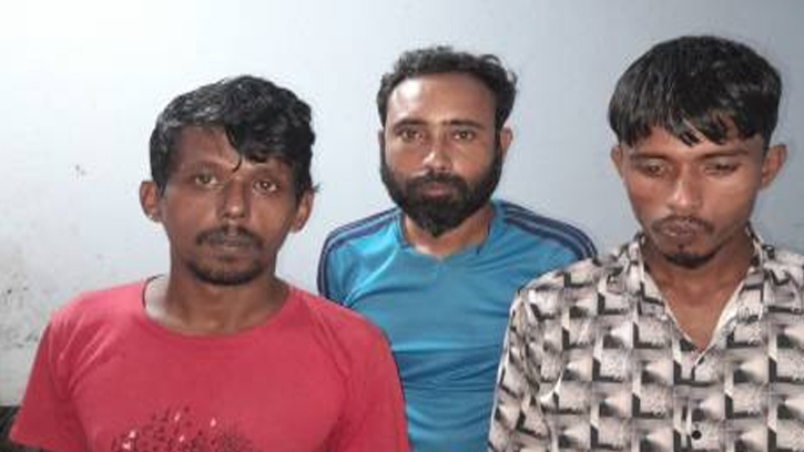 ঘোড়াঘাটে ট্যাপেন্টাডল ট্যাবলেটসহ ৩ মাদক কারবারি আটক