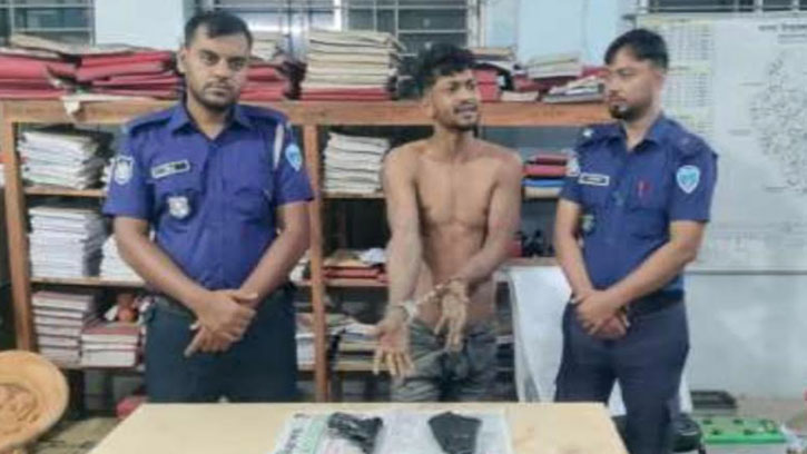কসবায় পিস্তলসহ যুবক গ্রেফতার