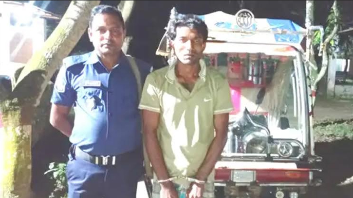 চালককে অচেতন করে ইজিবাইক ছিনতাই, গ্রেফতার ১