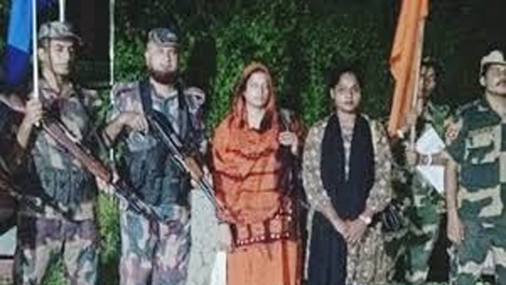 দুই বাংলাদেশি নারীকে ফেরত দিল বিএসএফ