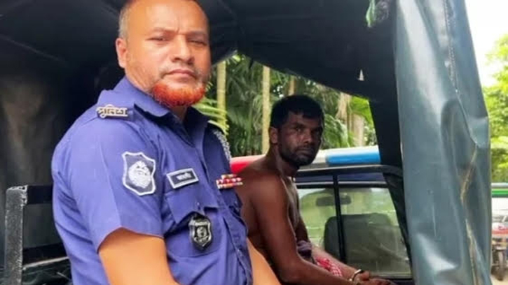 লক্ষ্মীপুরে স্কুলে যুবকের হামলায় শিক্ষক-শিক্ষার্থীসহ আহত ২০