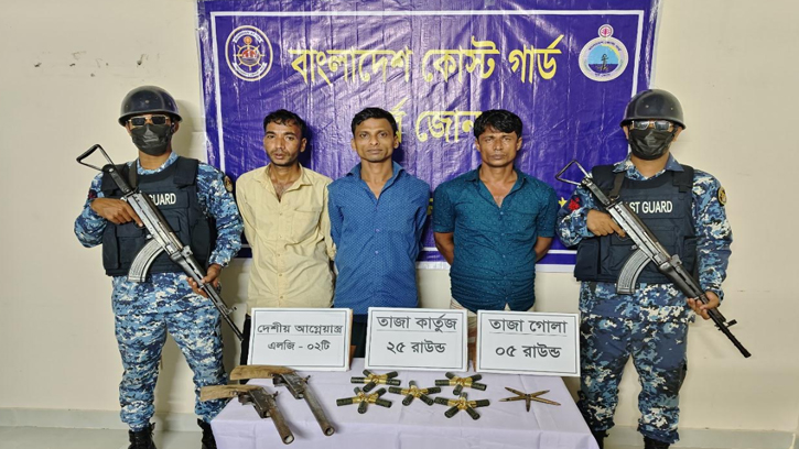 মহেশখালীতে শীর্ষ সন্ত্রাসী শাহজানসহ ৩ গ্রেফতার