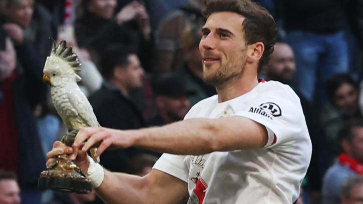 বায়ার্নের কাকাতুয়া উদযাপনের পেছনের রহস্য