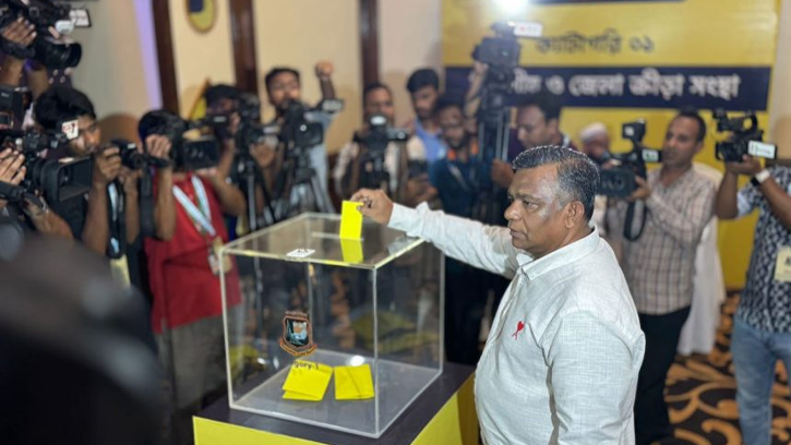 নির্বাচনে অংশ নিয়ে বুলবুলের মন্তব্য, “সবই নতুন মনে হচ্ছে”