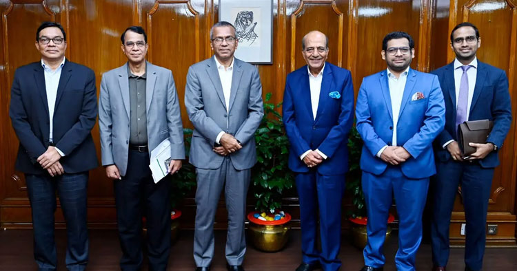 বাংলাদেশ থেকে আরও পণ্য আমদানির আহ্বান গভর্নরের