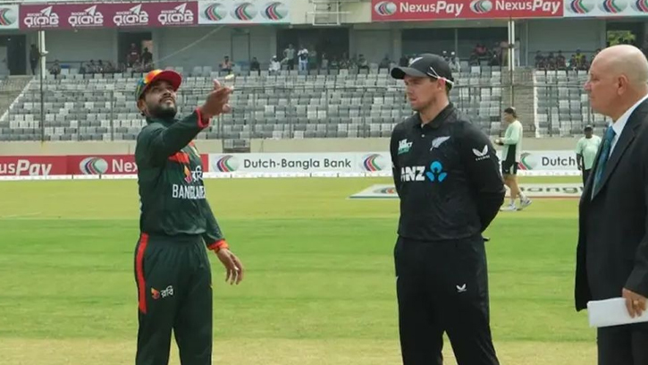 অলিখিত ফাইনালে টসে হেরে আগে ব্যাটিংয়ে বাংলাদেশ