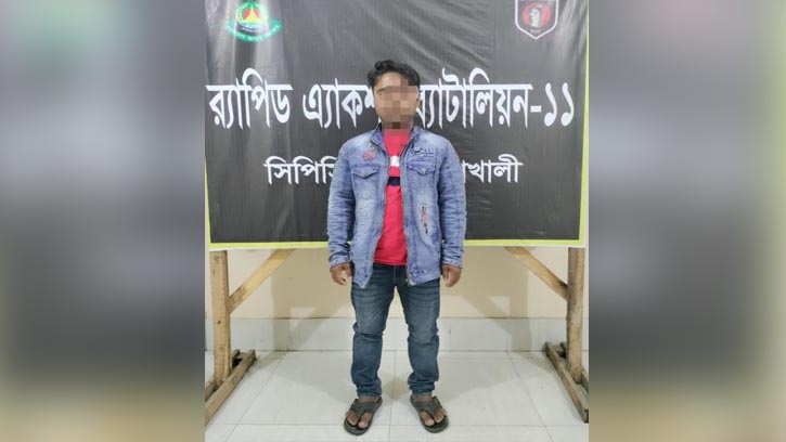 নোয়াখালীতে যুবককে কুপিয়ে হত্যা, শীর্ষ সন্ত্রাসী দেলু গ্রেফতার