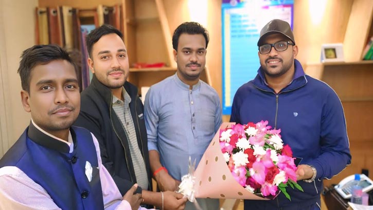 বোয়ালখালী থানার ওসি লুৎফুর রহমানকে বিদায়ী সংবর্ধনা শিল্পীগোষ্ঠীর