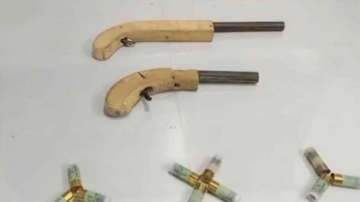 ব্রাহ্মণবাড়িয়ায় অস্ত্র, কার্তুজ ও ককটেল উদ্ধার