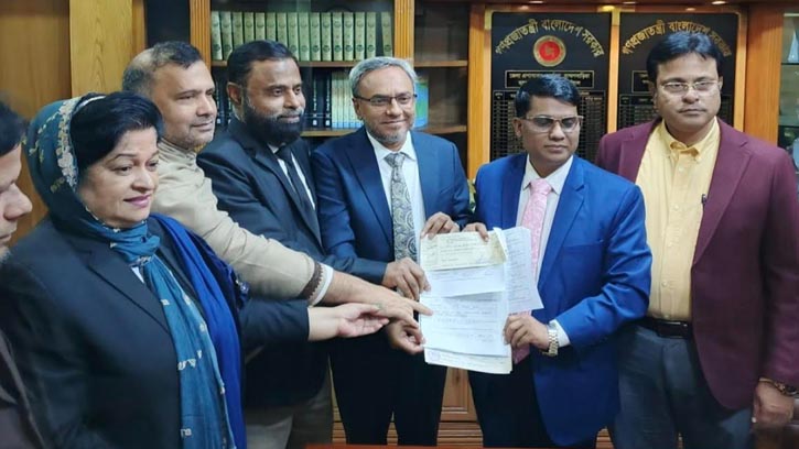 ব্রাহ্মণবাড়িয়া-৪ আসনে বিএনপির মনোনয়নত্র জমা দিলেন কবির আহমেদ ভূইয়া