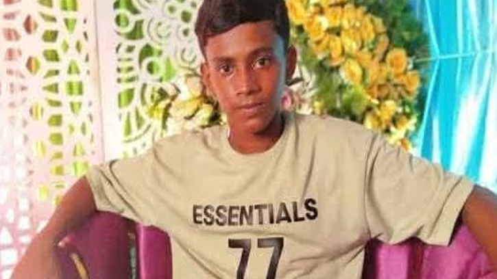 সীতাকুণ্ডে রিকশা ছিনতাই: গলা কেটে চালক হত্যা