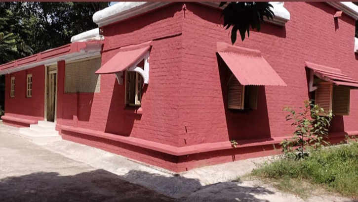 চট্টগ্রামে রেলওয়ে কর্মকর্তার সামনেই দরপত্র ছিনতাইয়ের ঘটনা