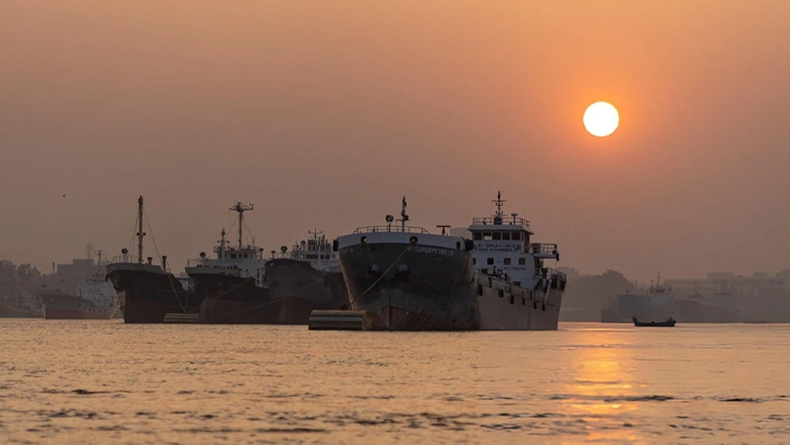 সৌদি আরব থেকে আসছে ১ লাখ টন তেল, পৌঁছাবে ৫ মে