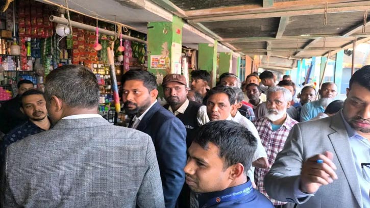 ডিমলায় অবৈধ মিনি পেট্রোল পাম্পকে জরিমানা, মেশিন জব্দ 