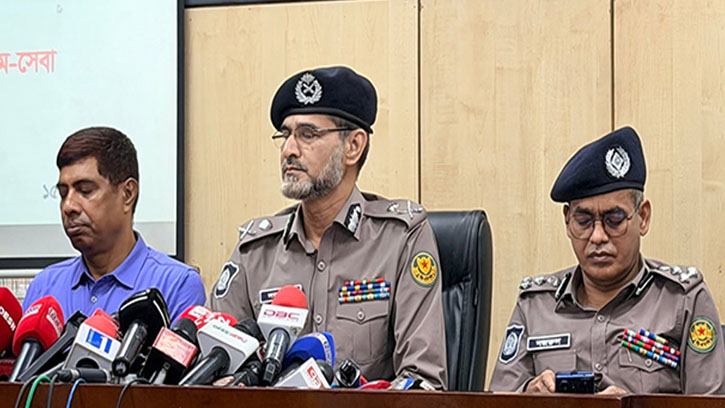 ঈদে ফাঁকা ঢাকায় চুরি-ছিনতাই রোধে টহল বাড়ানো হয়েছে: ডিএমপি কমিশনার