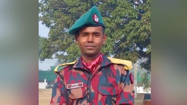 বিজিবিতে চাকুরি পেলেন এনামুল, আনন্দে আত্মহারা গ্রামবাসী