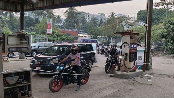 ফুয়েল পাস ব্যবস্থায় কমেছে তেল সংগ্রহের ভোগান্তি