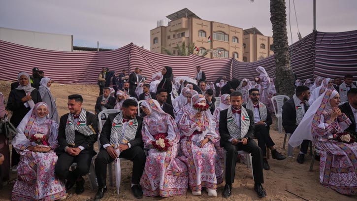 গণবিয়েতে মুখর গাজা, অংশ নিল ৩০০ যুগল