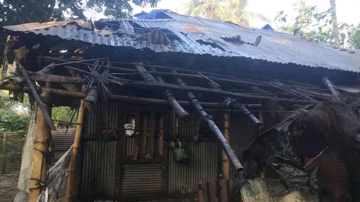 রামগঞ্জে সমেষপুর গ্রামে আবারও বসতঘরে আগুন 