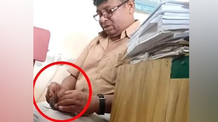 ঘুষের টাকা পকেটে নিলেন প্রকৌশলী, ভিডিও ভাইরাল