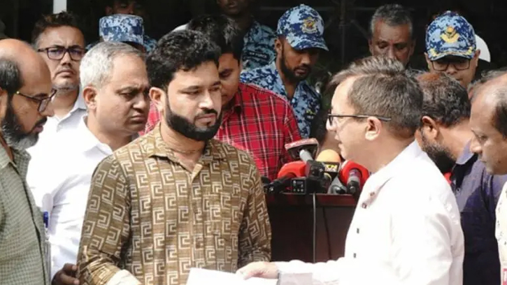 ক্ষেপণাস্ত্র হামলায় নিহত গিরিশ চন্দ্রের মরদেহ পরিবারের কাছে হস্তান্তর