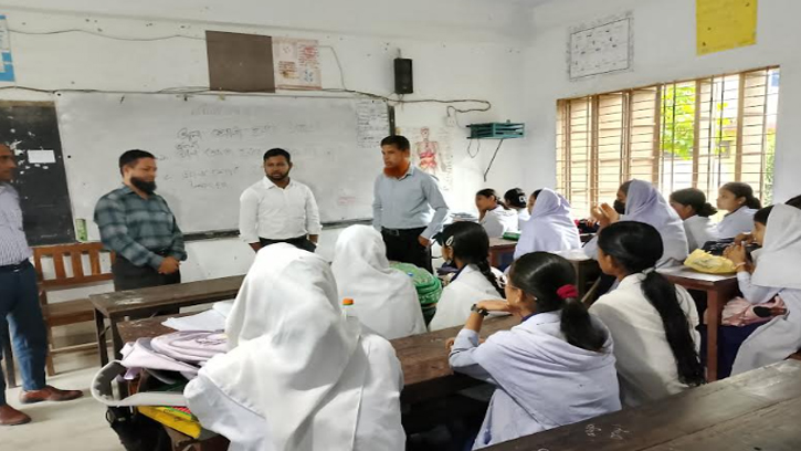 হাটহাজারীতে শিক্ষার্থীদের মোবাইল ও মোটরসাইকেল নিষিদ্ধ