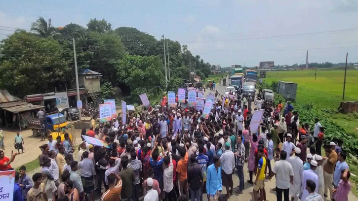ব্রাহ্মণবাড়িয়ায় আসন পূর্ণবিন্যাসের প্রতিবাদে ঢাকা-সিলেট মহাসড়ক অবরোধ