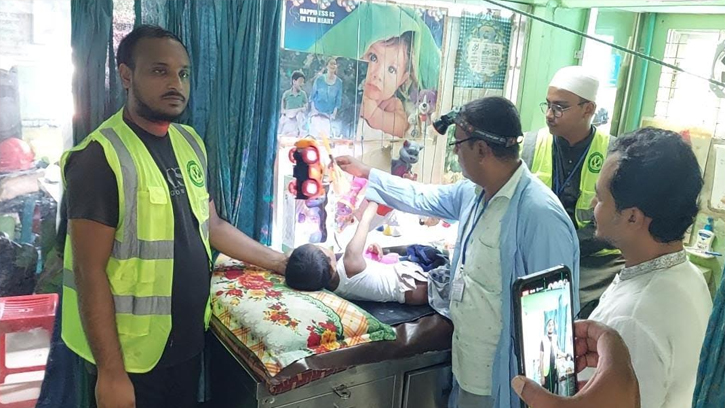 হাটহাজারীতে মানবিক উদ্যোগ: শাহ আনোয়ার ফাউন্ডেশনের ব্যতিক্রমী দৃষ্টান্ত