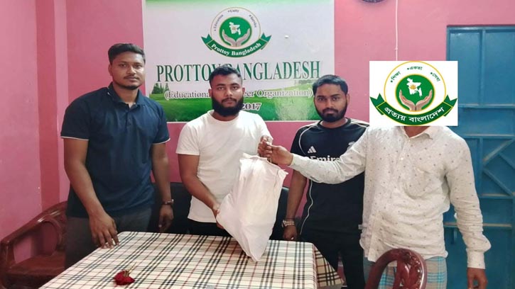 হাটহাজারীতে ৮০ অসহায় পরিবারের মাঝে ইফতার সামগ্রী বিতরণ