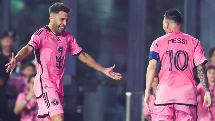 মেসি ও সুয়ারেজের সঙ্গে আবেগঘন বিদায় জর্দি আলবার