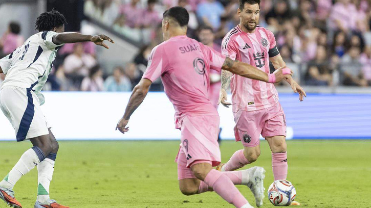 গোলরক্ষক টার্নারের বাধা টপকাতে পারলেন না মেসি, ড্র নিয়ে মাঠ ছাড়ল মায়ামি