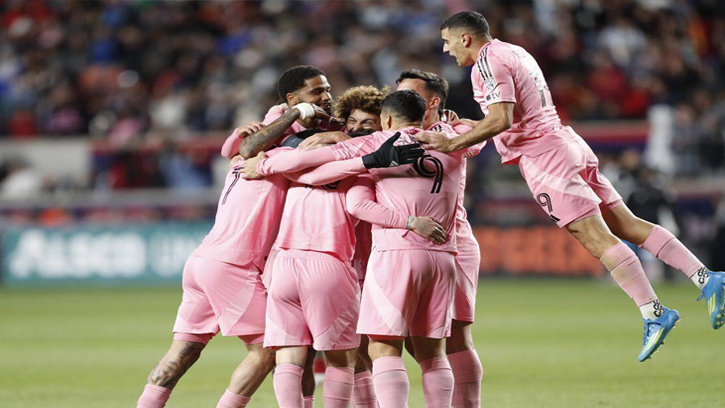 শেষ মুহূর্তের জাদুতে ২-০ জয় পেল মেসির ইন্টার মায়ামি