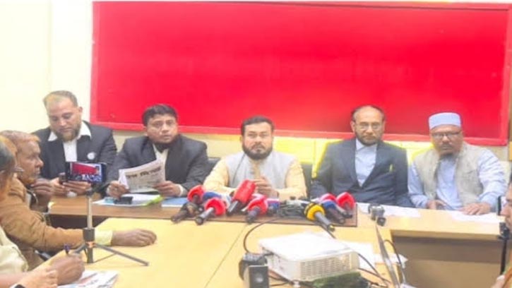 লক্ষ্মীপুরে ভোটারদের টাকা দেয়ার অভিযোগ দাঁড়িপাল্লার প্রার্থীর