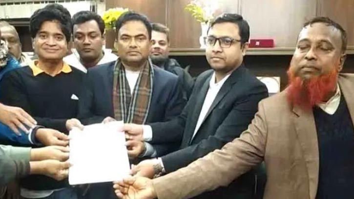 হাকিমপুরে ডা. জাহিদের পক্ষে মনোনয়ন ফরম সংগ্রহ করেছেন বিএনপি